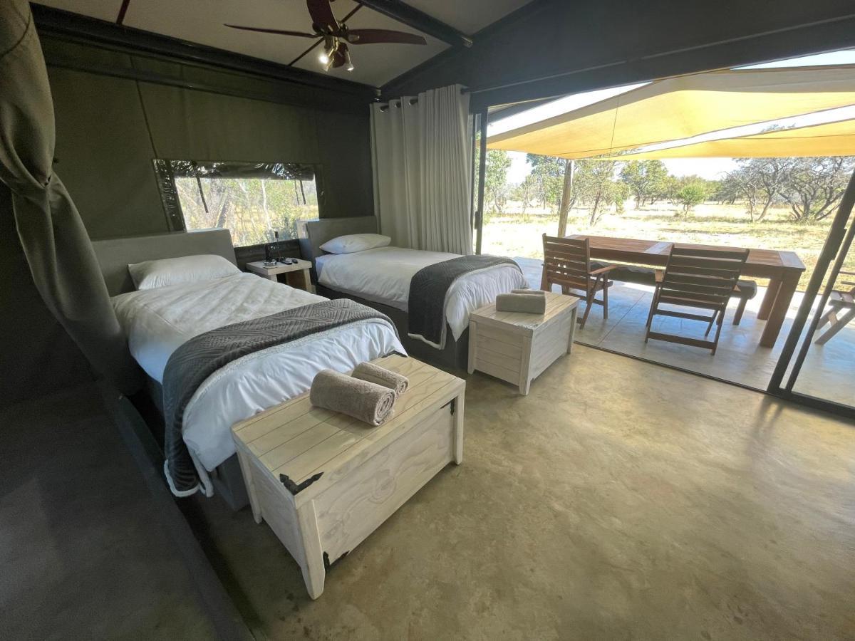Luxe tent Newburg & Luxury Bush Tents, Elements Private Golf Reserve