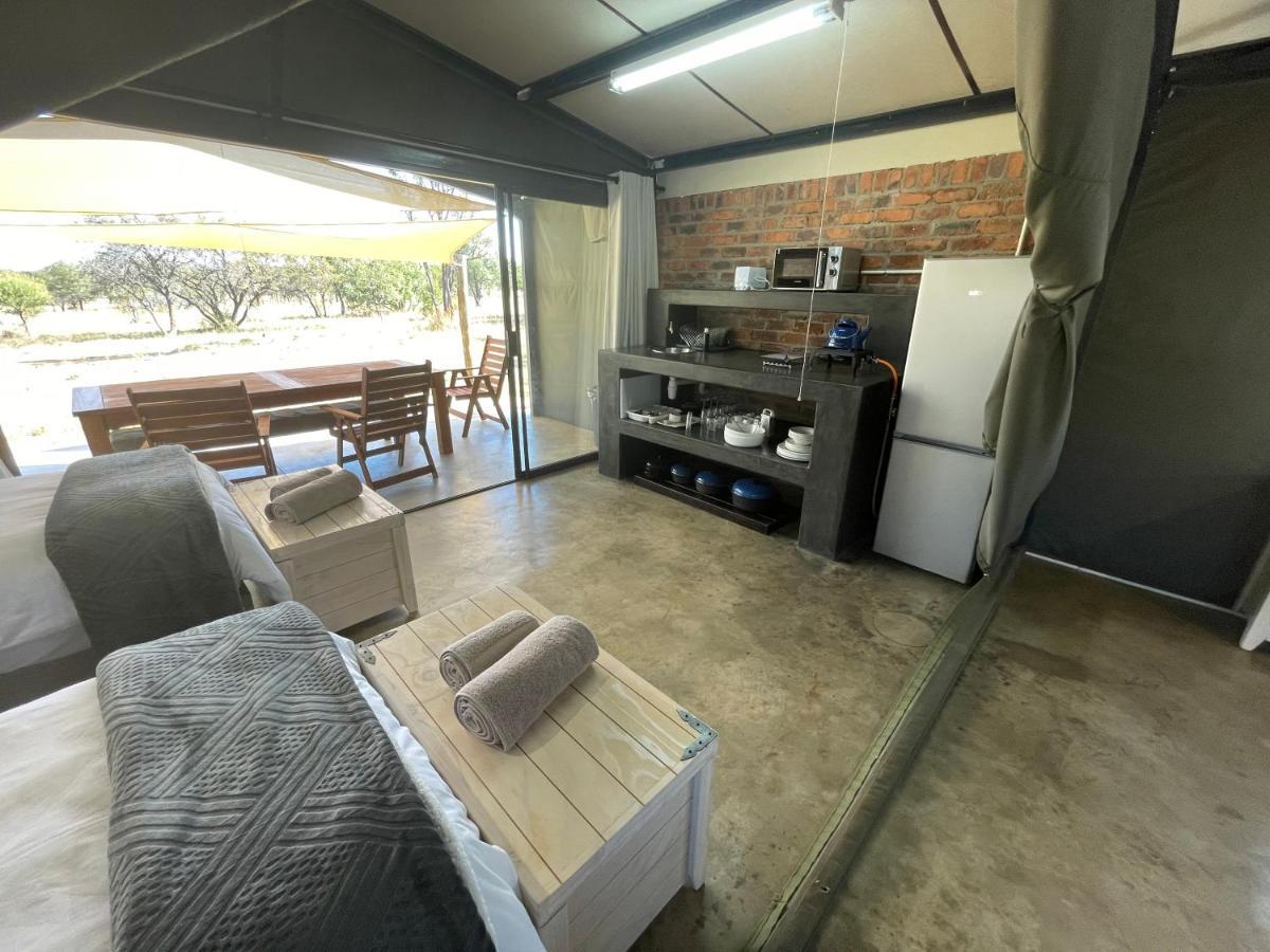 Newburg & Luxury Bush Tents, Elements Private Golf Reserve Luxe tent Moheme