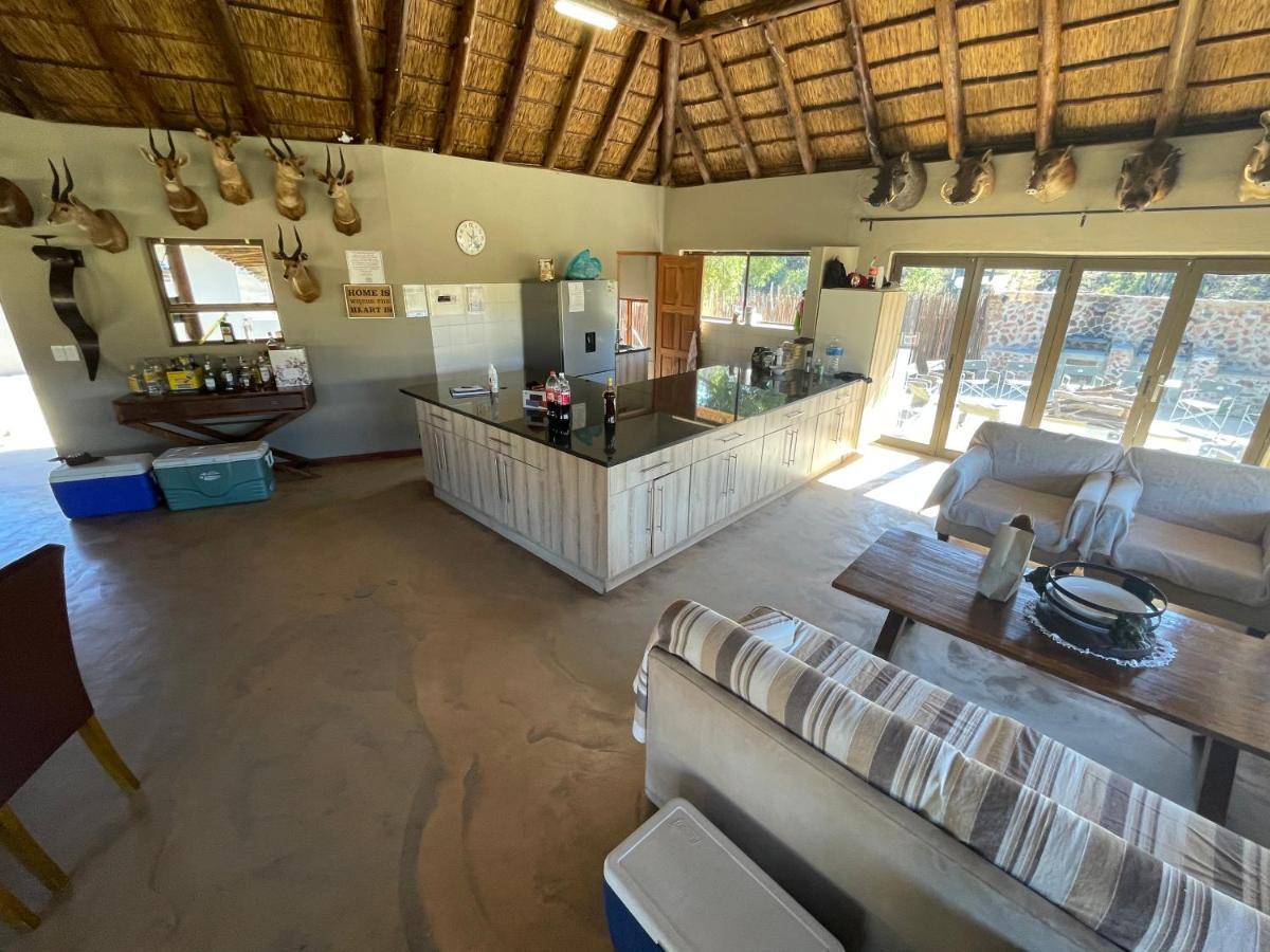 Luxe tent Newburg & Luxury Bush Tents, Elements Private Golf Reserve Moheme