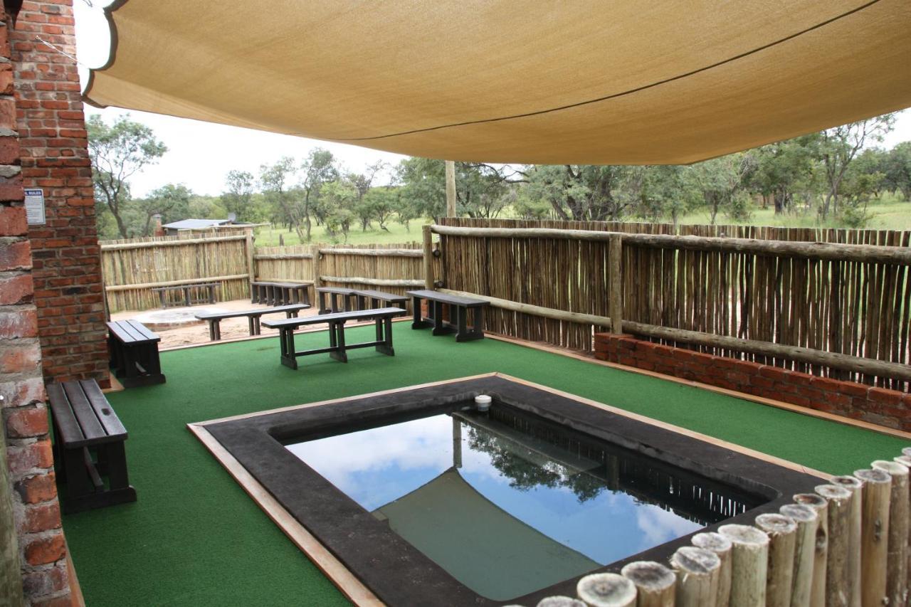 Newburg & Luxury Bush Tents, Elements Private Golf Reserve Luxe tent *